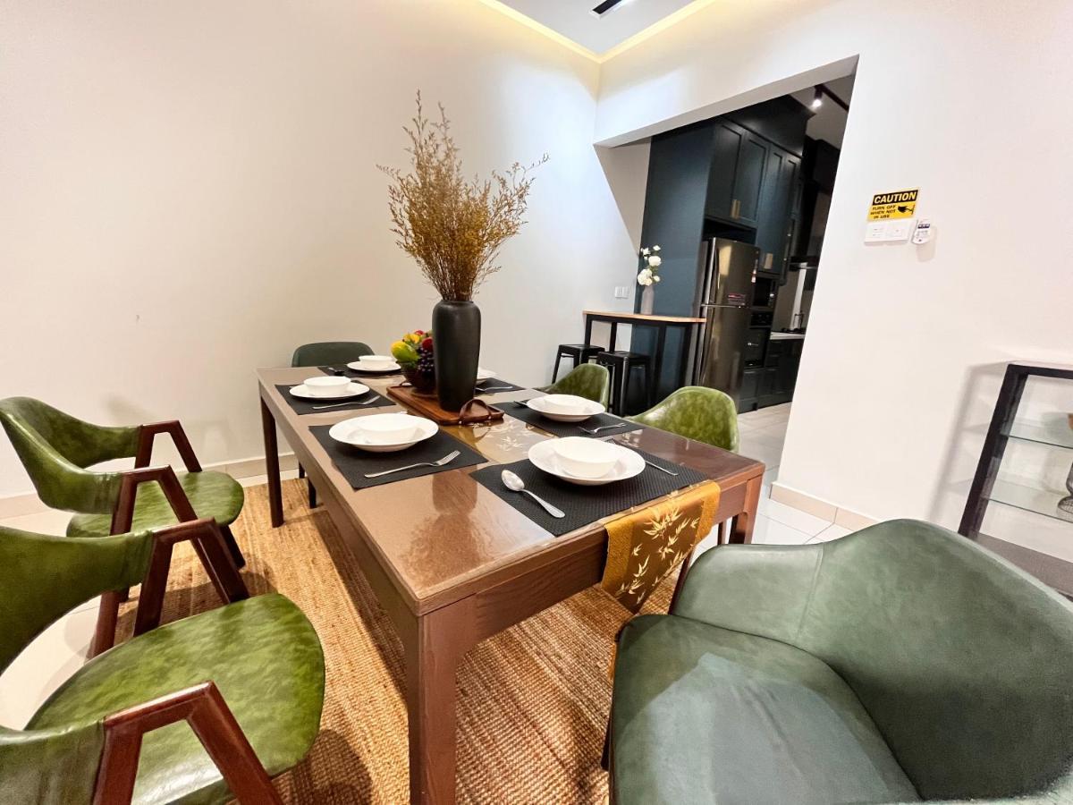 Luxury 2-Storey Terrace House Near Ioi City Mall プトラジャヤ エクステリア 写真