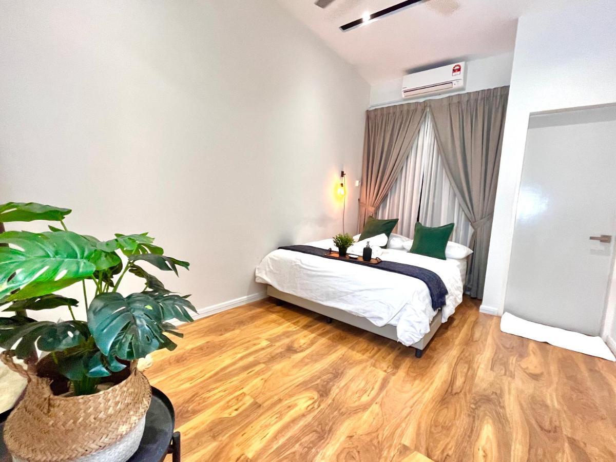 Luxury 2-Storey Terrace House Near Ioi City Mall プトラジャヤ エクステリア 写真